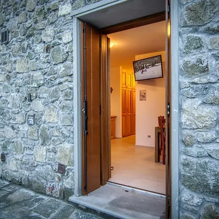 Pensión Paesemio Di Bolzoni Maria Graziella