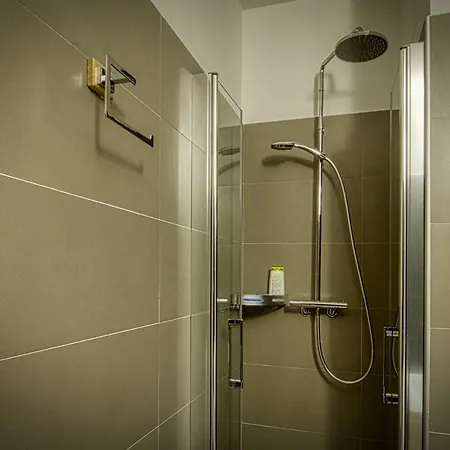 Pensión Paesemio Di Bolzoni Maria Graziella